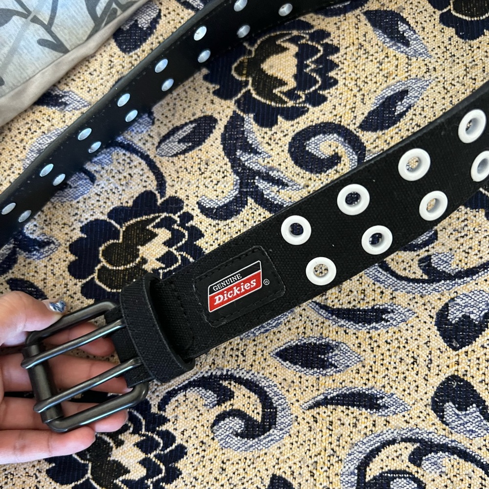 Dickies black belt perfect for everyday wear women’s